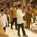 presiden jokowi dorong kepala daerah fokus pada investasi dan inflasi