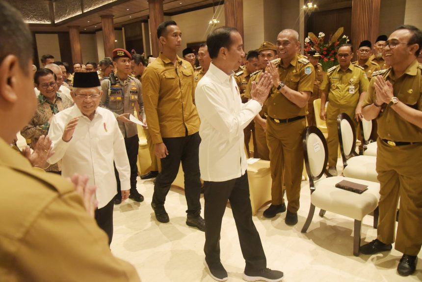 presiden jokowi dorong kepala daerah fokus pada investasi dan inflasi