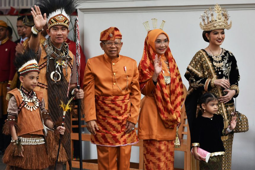 wakil presiden dan wakil presiden terpilih ikuti upacara detik-detik proklamasi dari jakarta