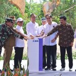 groundbreaking bca, presiden jokowi: investasi menguntungkan
