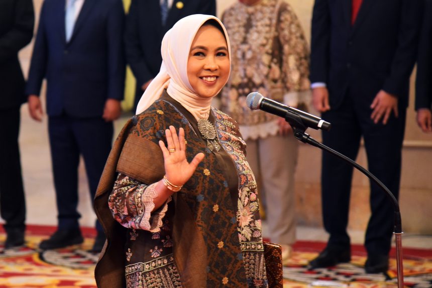 president jokowi inaugurates new member of deposit insurance corporation board commissioners