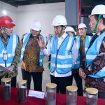 presiden jokowi resmikan pabrik bahan anoda baterai litium di kek kendal