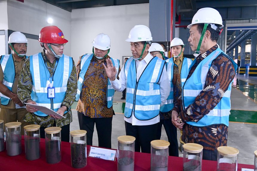 presiden jokowi resmikan pabrik bahan anoda baterai litium di kek kendal