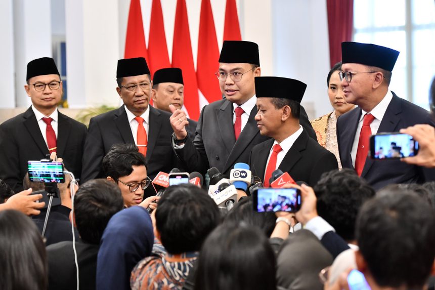 newly-inaugurated ministers, deputy minister deliver press statement