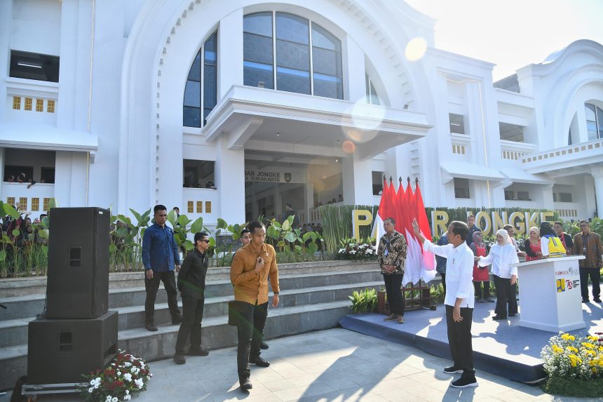 rehabilitasi senilai rp124 miliar, pasar jongke surakarta resmi dibuka presiden