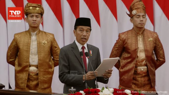 president jokowi delivers the presentation of the government statement on the bill on state budget for the 2025 fiscal year and its financial note