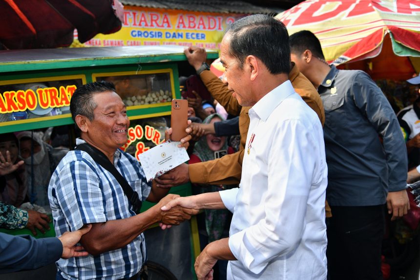 antusiasme warga lampung utara sambut kunjungan presiden jokowi ke pasar sentral kotabumi