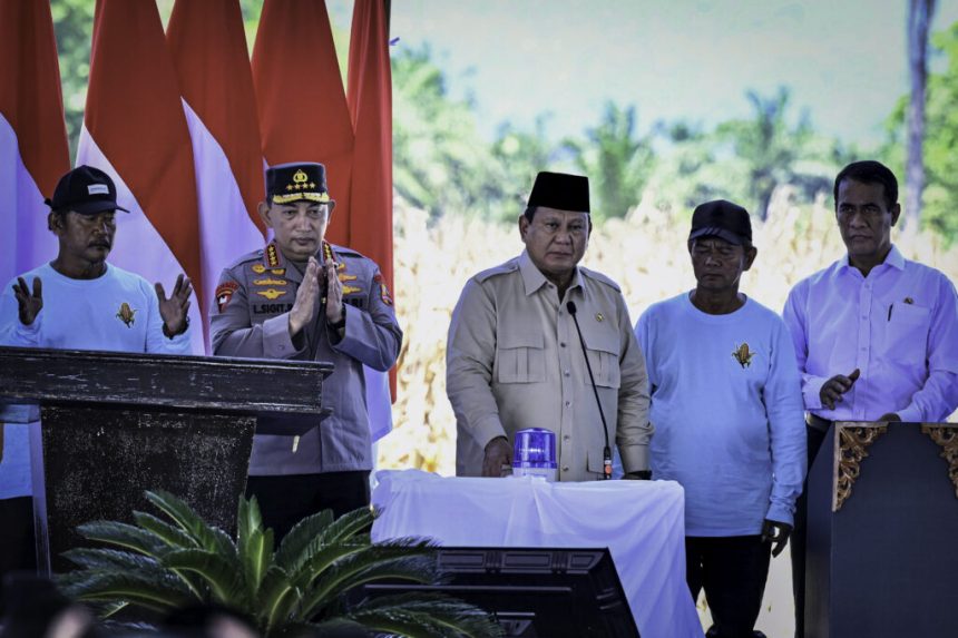 president prabowo launches groundbreaking of 18 police warehouses, corn dryer facility in w. kalimantan