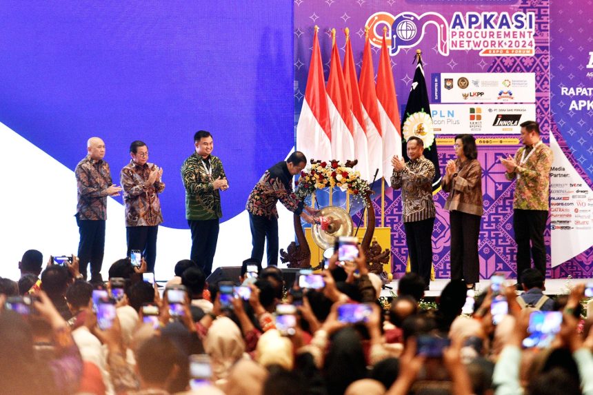 resmikan rakernas xvi apkasi, presiden tegaskan pentingnya penggunaan produk dalam negeri
