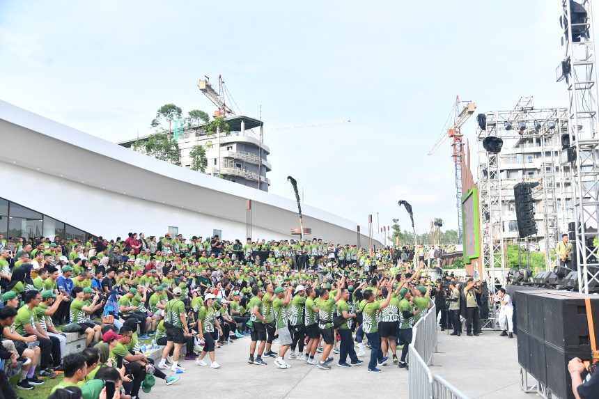 thousands flocks new capital for nusantara tni fun run