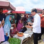 tinjau pasar lawang agung, presiden jokowi pastikan stabilitas harga di musi rawas utara