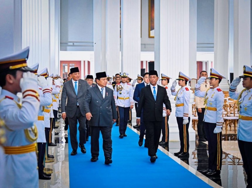 president prabowo inaugurates bhinneka tunggal ika campus of defense university, enthusiastically welcomed by cadets
