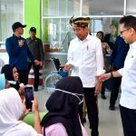 presiden jokowi tinjau pelayanan kesehatan di rsud baharuddin kabupaten muna