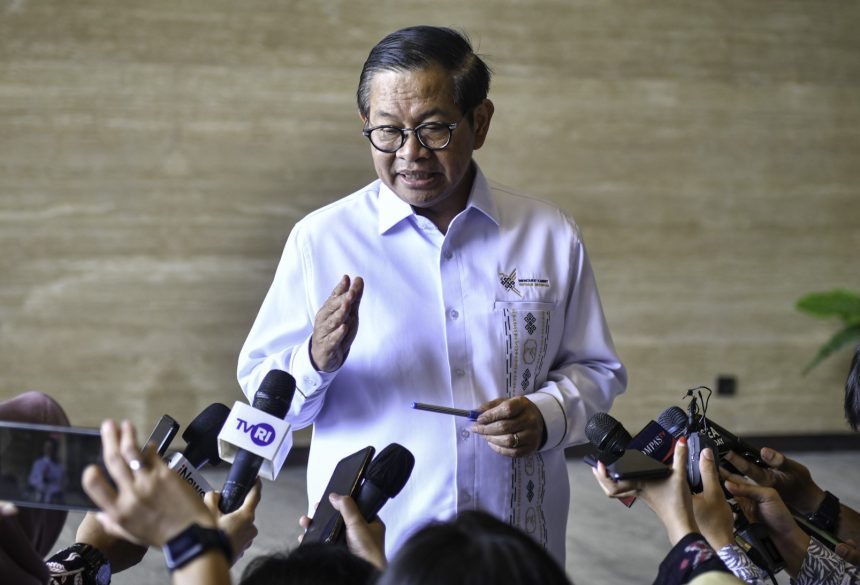 final cabinet meeting reviews government’s achievements, prepares transition