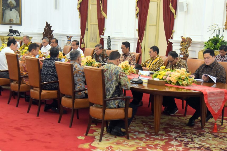 president jokowi holds cabinet meeting to discuss mpox handling
