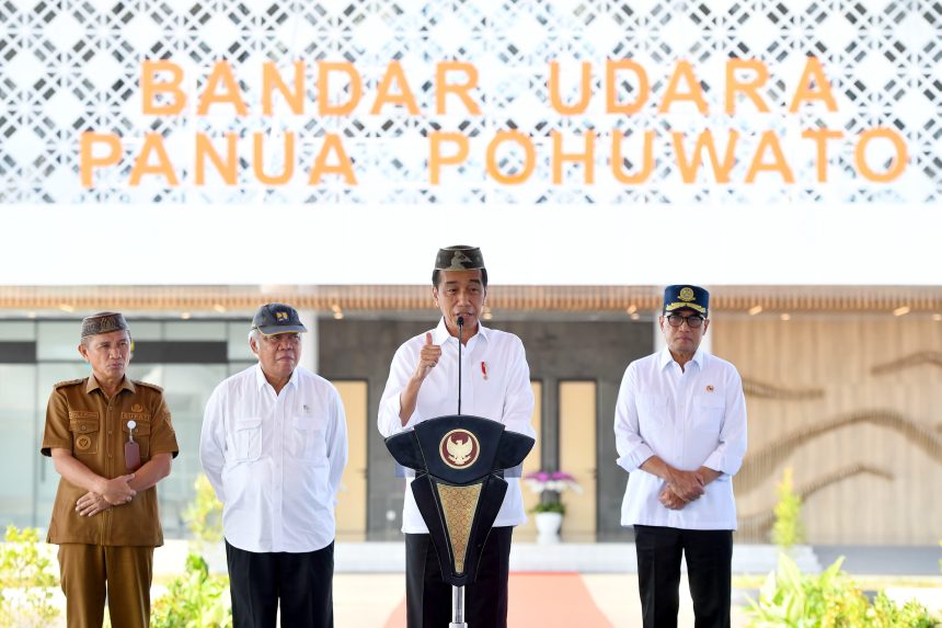 presiden jokowi resmikan bandara panua pohuwato di gorontalo