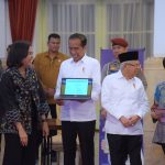 presiden jokowi dan anggota kabinet indonesia maju sampaikan spt pajak di istana negara