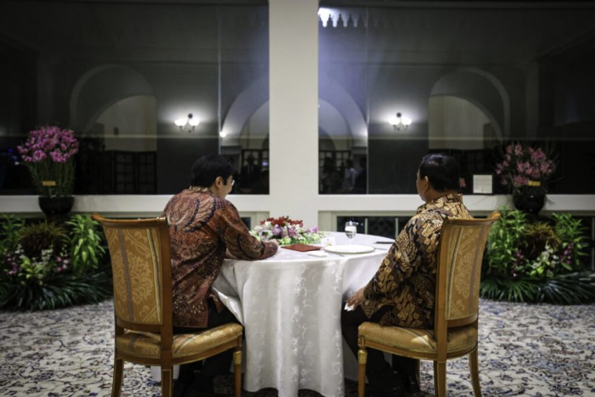 presiden prabowo dan pm wong jalin keakraban lewat makan malam pribadi di sri temasek