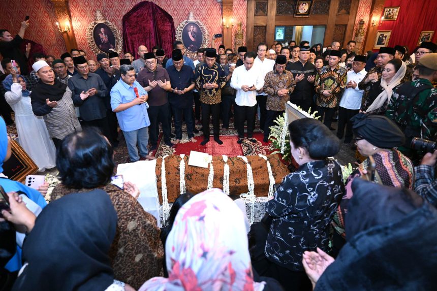 presiden jokowi takziah ke rumah duka almarhumah mooryati soedibyo