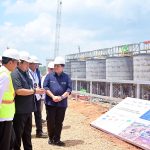presiden jokowi tinjau proyek hilirisasi di smelter grade alumina refinery mempawah