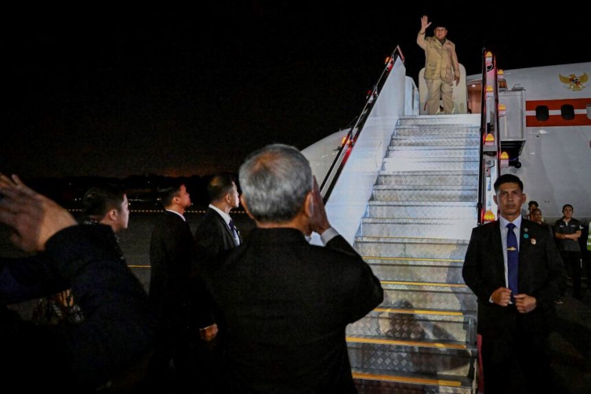 president prabowo departs singapore, prepares for strategic visit to russia