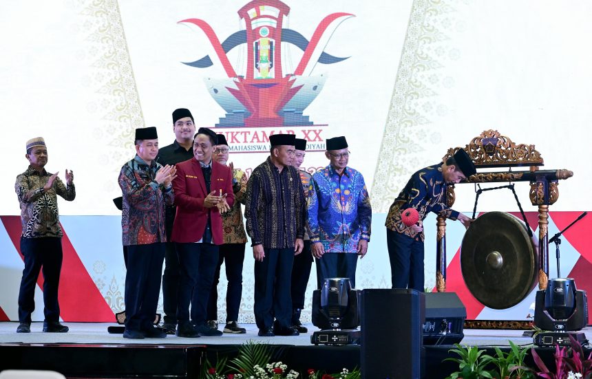 presiden tekankan pentingnya hilirisasi dan kehati-hatian mengelola ekonomi di muktamar imm xx