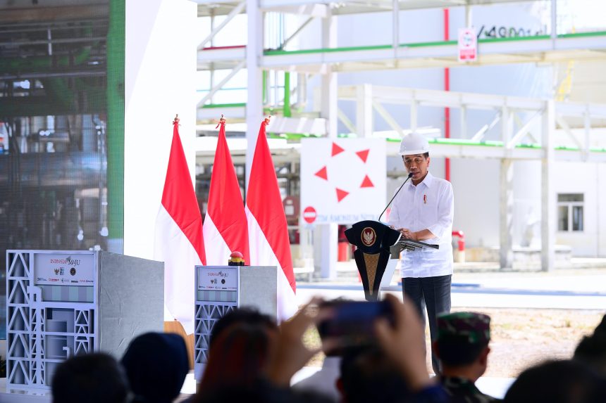 presiden jokowi apresiasi pembangunan pabrik amonium nitrat untuk mendorong kemandirian pangan