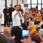 presiden jokowi pastikan bantuan pangan terus bergulir