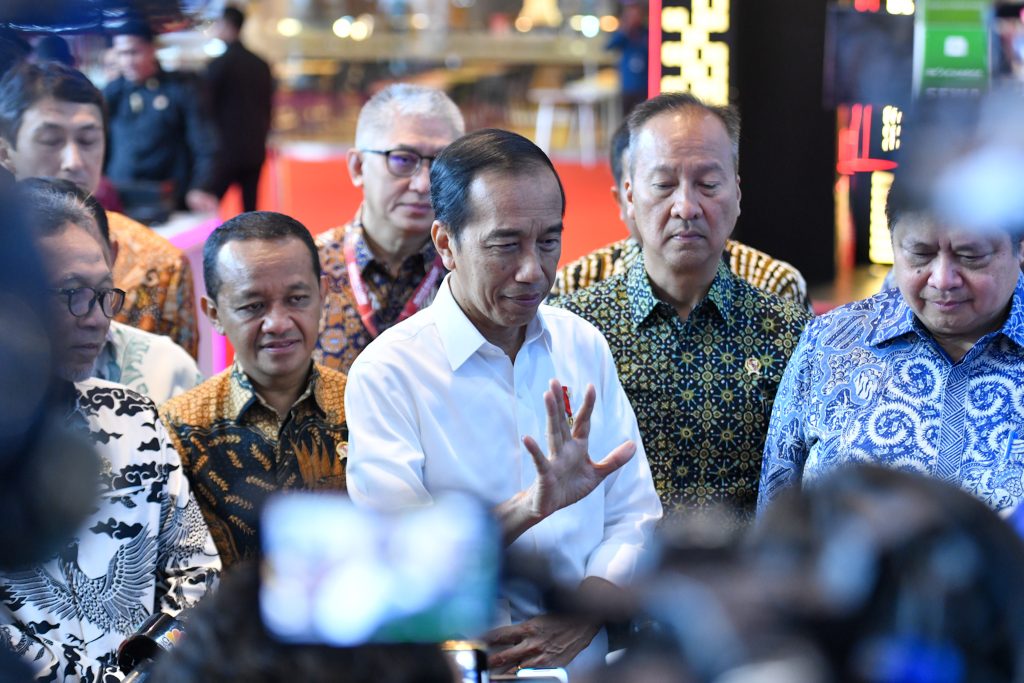 tanggapi hasil hitung cepat pemilu, presiden jokowi: sabar, tunggu hasil resmi kpu 18 tanggapi hasil hitung cepat pemilu, presiden jokowi: sabar, tunggu hasil resmi kpu