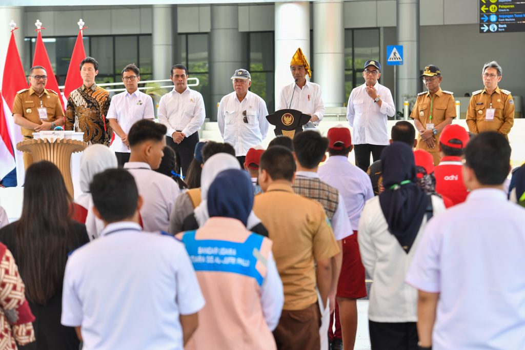 presiden jokowi resmikan rehabilitasi dan rekonstruksi bandara mutiara sis al-jufri 18 presiden jokowi resmikan rehabilitasi dan rekonstruksi bandara mutiara sis al-jufri