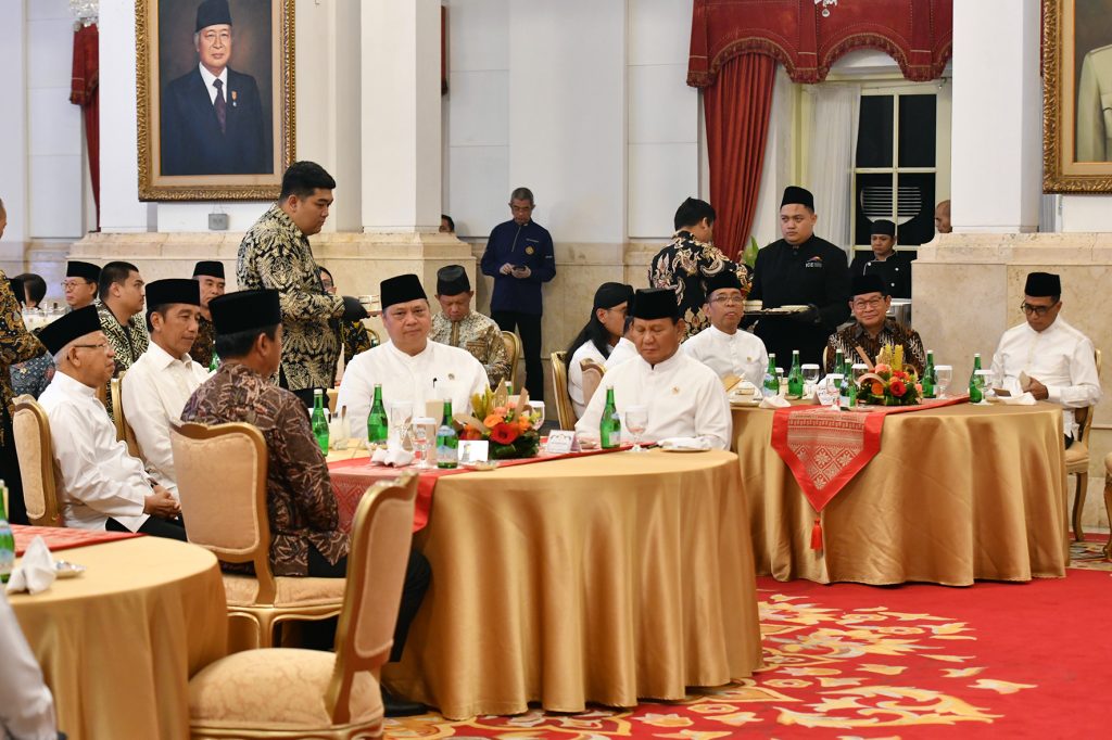 presiden jokowi gelar buka puasa bersama kabinet indonesia maju 18 presiden jokowi gelar buka puasa bersama kabinet indonesia maju