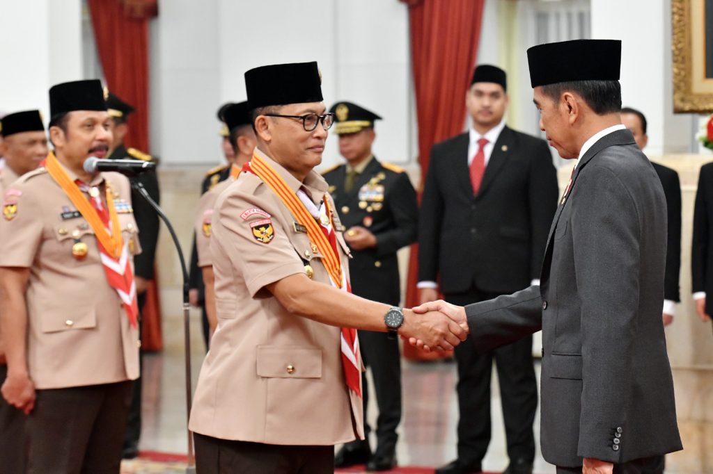 presiden kukuhkan pengurus kwarnas pramuka 2023-2028 18 presiden kukuhkan pengurus kwarnas pramuka 2023-2028