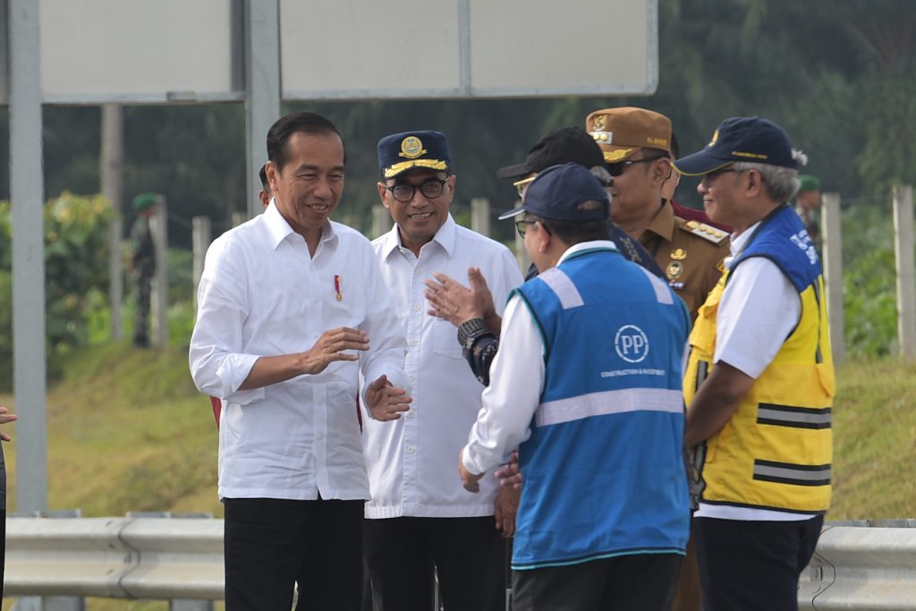 presiden jokowi tegaskan aparat harus netral dan jaga kedaulatan rakyat pada pemilu 18 presiden jokowi tegaskan aparat harus netral dan jaga kedaulatan rakyat pada pemilu