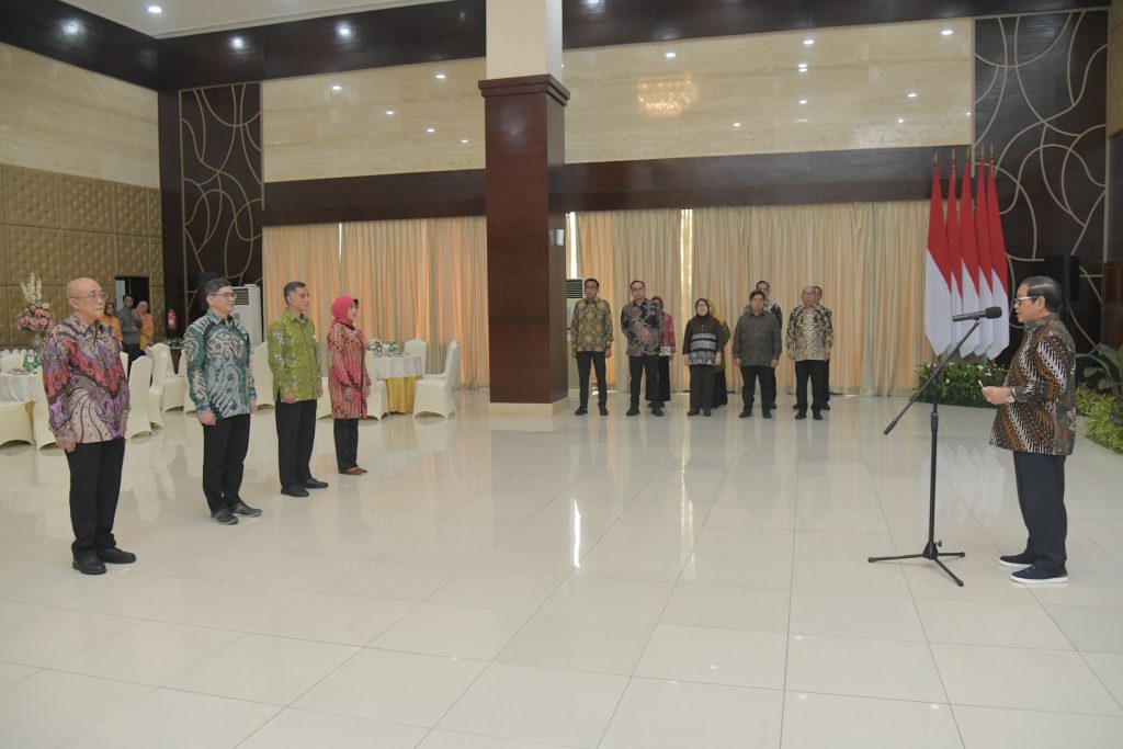 seskab pramono anung lantik pejabat tinggi madya dan fungsional ahli utama di sekretariat kabinet 18 seskab pramono anung lantik pejabat tinggi madya dan fungsional ahli utama di sekretariat kabinet