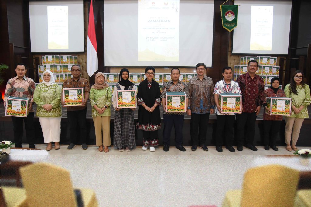 hani pramono serahkan bingkisan idulfitri 1445 h bagi anak yatim dan pegawai setkab 18 hani pramono serahkan bingkisan idulfitri 1445 h bagi anak yatim dan pegawai setkab