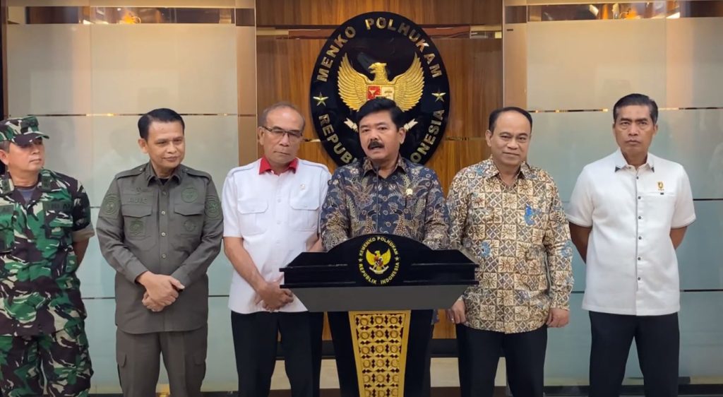 jaga situasi kondusif, menko polhukam ajak media cegah hoaks 18 jaga situasi kondusif, menko polhukam ajak media cegah hoaks