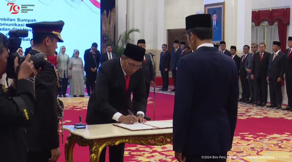 presiden jokowi lantik tiga kepala lembaga pemerintah di istana negara 18 presiden jokowi lantik tiga kepala lembaga pemerintah di istana negara