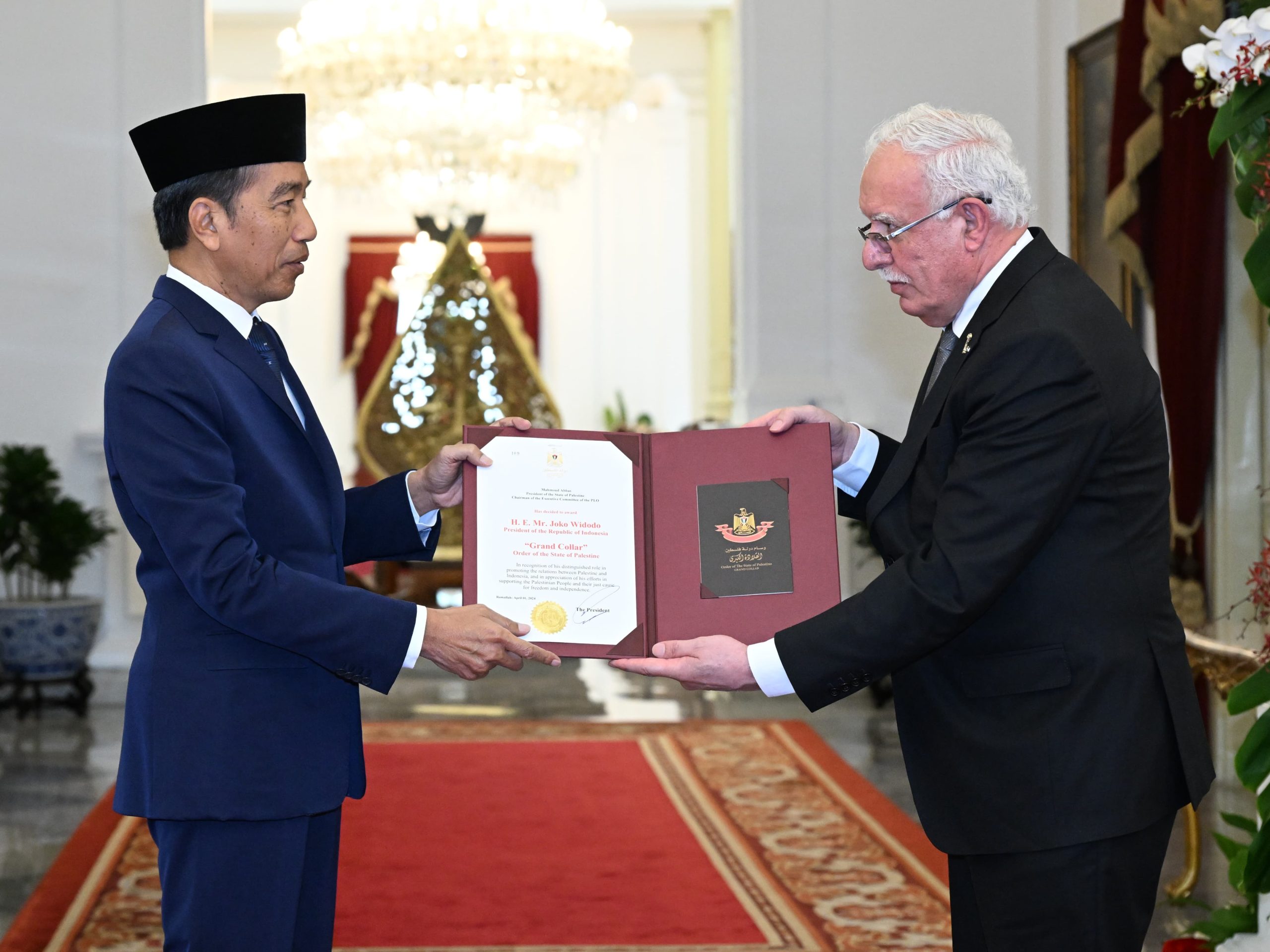 president jokowi awarded “grand collar order of the state of palestine” by president mahmoud abbas 18 president jokowi awarded “grand collar order of the state of palestine” by president mahmoud abbas