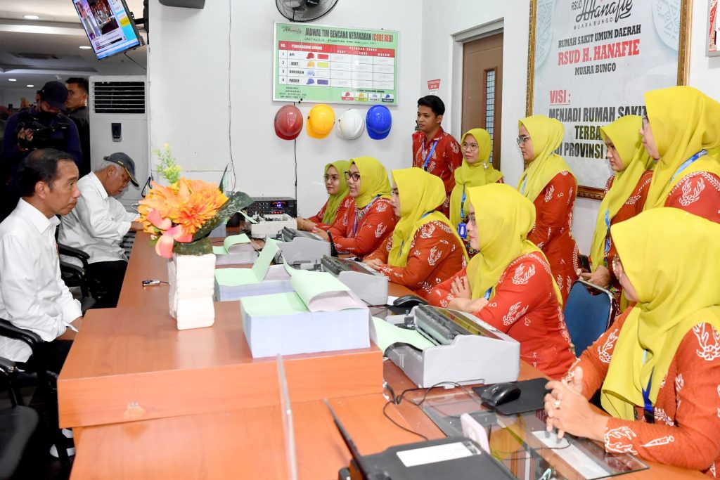 presiden jokowi pastikan alkes di rsud h. hanafie muara bungo berguna bagi masyarakat 18 presiden jokowi pastikan alkes di rsud h. hanafie muara bungo berguna bagi masyarakat