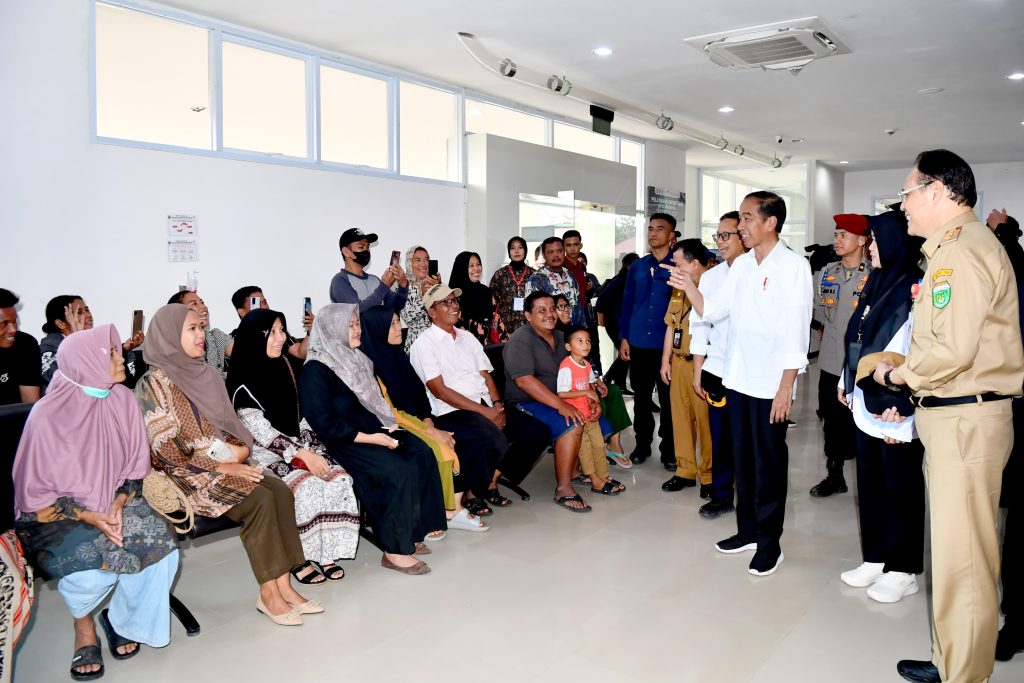 presiden jokowi tinjau fasilitas dan pelayanan kesehatan di rsud sultan thaha saifuddin 18 presiden jokowi tinjau fasilitas dan pelayanan kesehatan di rsud sultan thaha saifuddin
