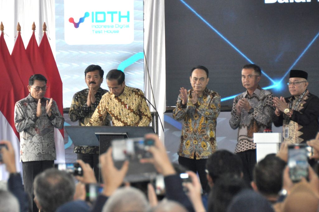 resmikan idth, presiden: indonesia harus jadi produsen dalam digitalisasi 18 resmikan idth, presiden: indonesia harus jadi produsen dalam digitalisasi