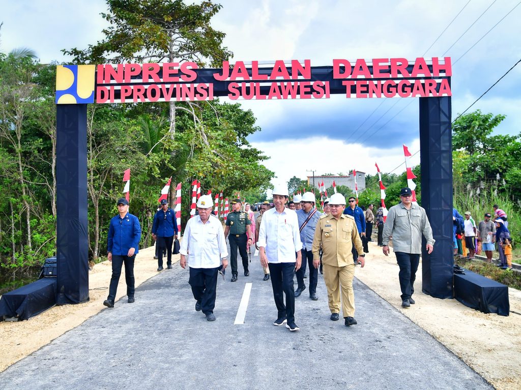 resmikan pelaksanaan inpres jalan daerah di sulawesi tenggara, presiden: percepat mobilitas orang dan logistik 17 resmikan pelaksanaan inpres jalan daerah di sulawesi tenggara, presiden: percepat mobilitas orang dan logistik