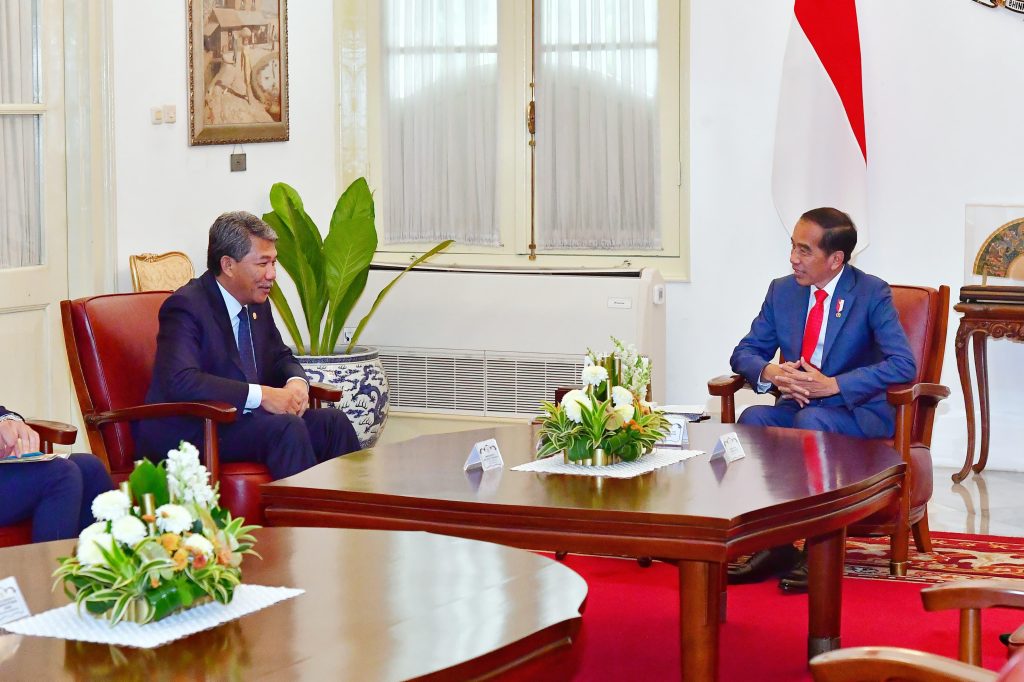 terima kunjungan menlu malaysia, presiden jokowi bahas isu bilateral hingga internasional 18 terima kunjungan menlu malaysia, presiden jokowi bahas isu bilateral hingga internasional