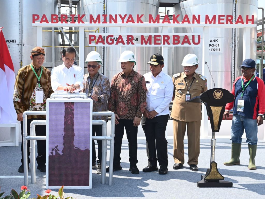 presiden resmikan pabrik percontohan minyak makan merah pertama di indonesia 18 presiden resmikan pabrik percontohan minyak makan merah pertama di indonesia
