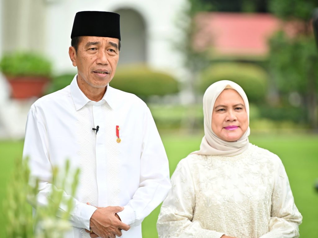 presiden dan ibu iriana jokowi sampaikan ucapan selamat idulfitri 1445 hijriah 18 presiden dan ibu iriana jokowi sampaikan ucapan selamat idulfitri 1445 hijriah