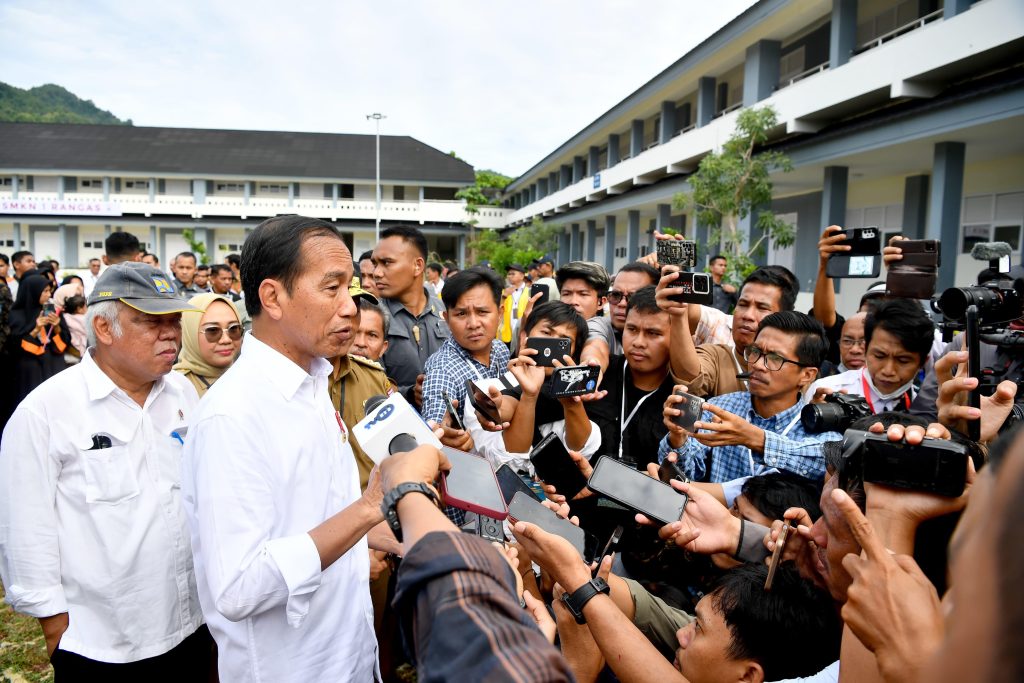 presiden tegaskan pemerintah hormati putusan mk soal pilpres yang final dan mengikat 18 presiden tegaskan pemerintah hormati putusan mk soal pilpres yang final dan mengikat