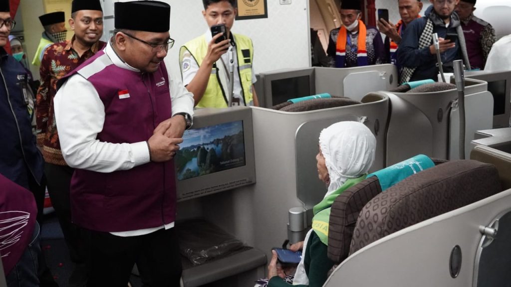 pemerintah berangkatkan kloter pertama jemaah haji 1445 h 18 pemerintah berangkatkan kloter pertama jemaah haji 1445 h