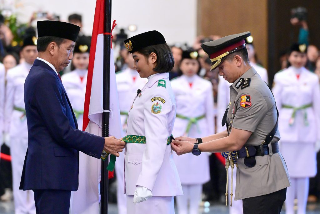 presiden jokowi kukuhkan 76 anggota paskibraka tahun 2024 18 presiden jokowi kukuhkan 76 anggota paskibraka tahun 2024