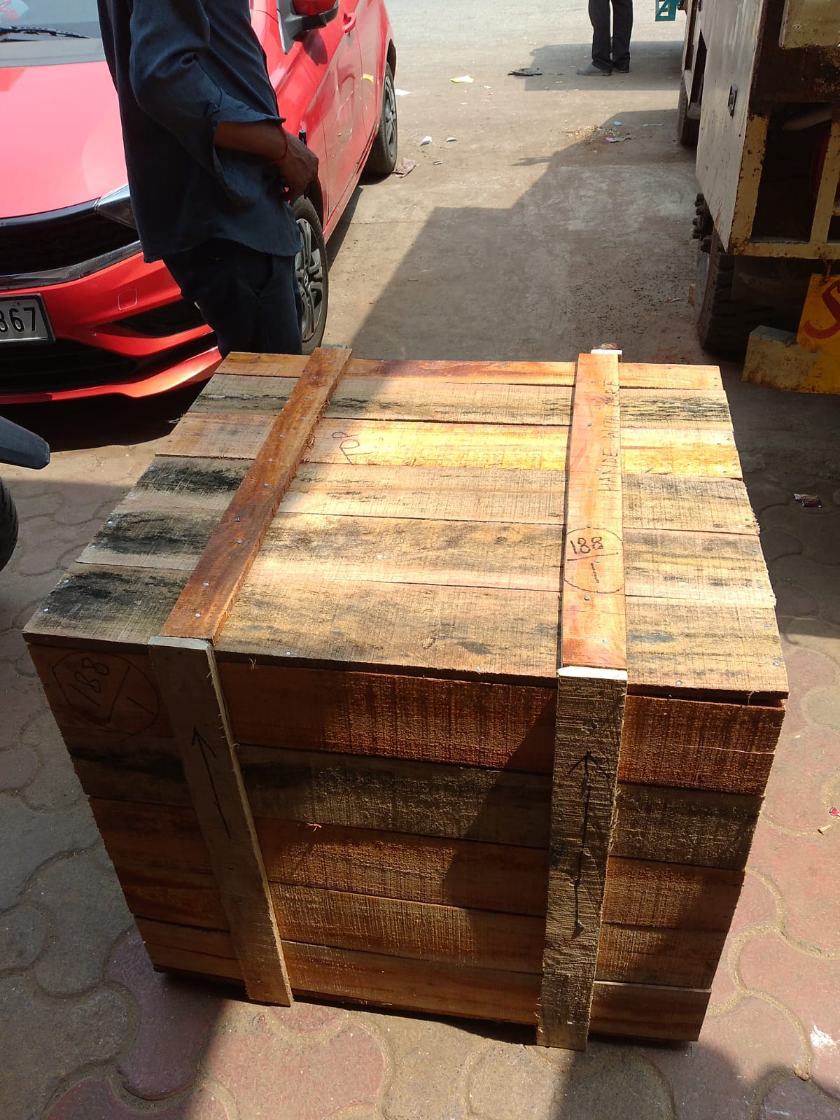 HARI OM PACKERS AND MOVERS