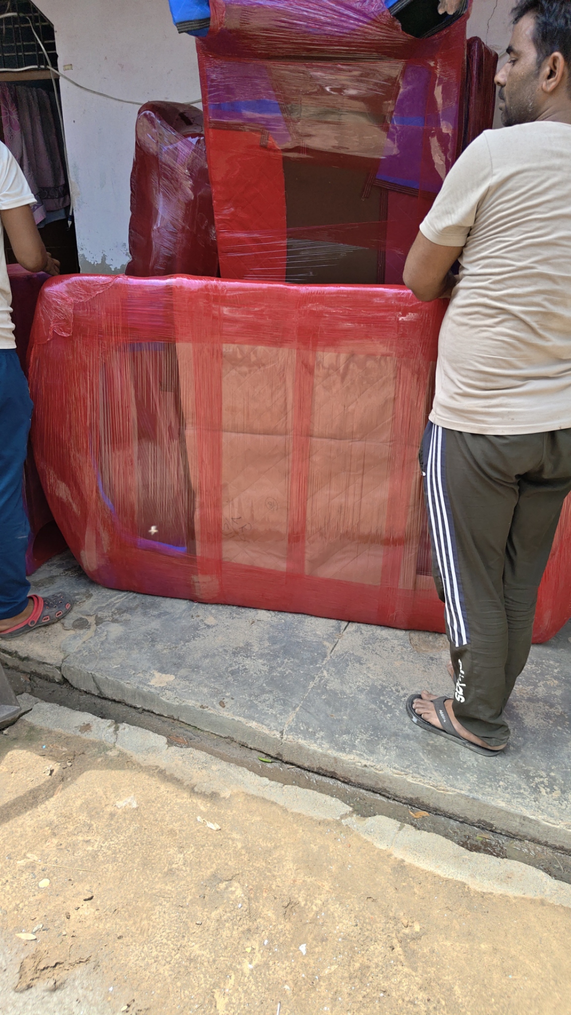 DLF Safe Packers And Movers
